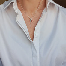 Load image into Gallery viewer, Subtilus granato sidabro 925 pakabukas su grandinėle moterims "Gyvybingumas"