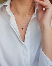 Load image into Gallery viewer, Subtilus granato sidabro 925 pakabukas su grandinėle moterims "Gyvybingumas"