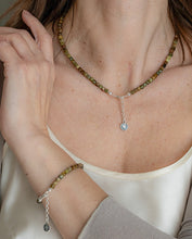 Load image into Gallery viewer, Set of Green Garnet Silver 925 Necklace and Bracelet "Vital Thouhgts" - Petit Secret